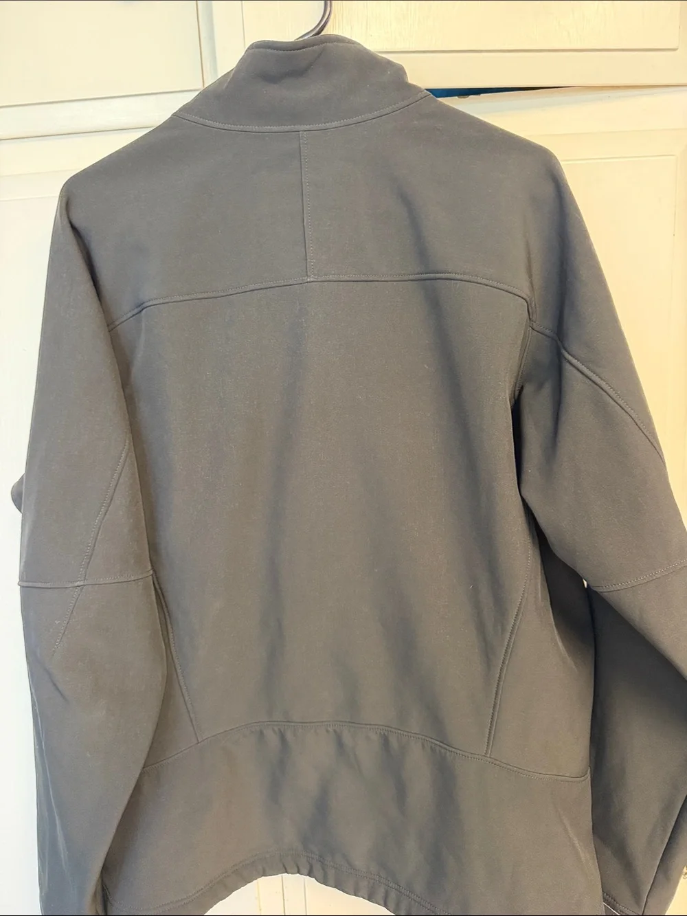 Patagonia Men's Two-Tone Black and Gray Softshell Jacket